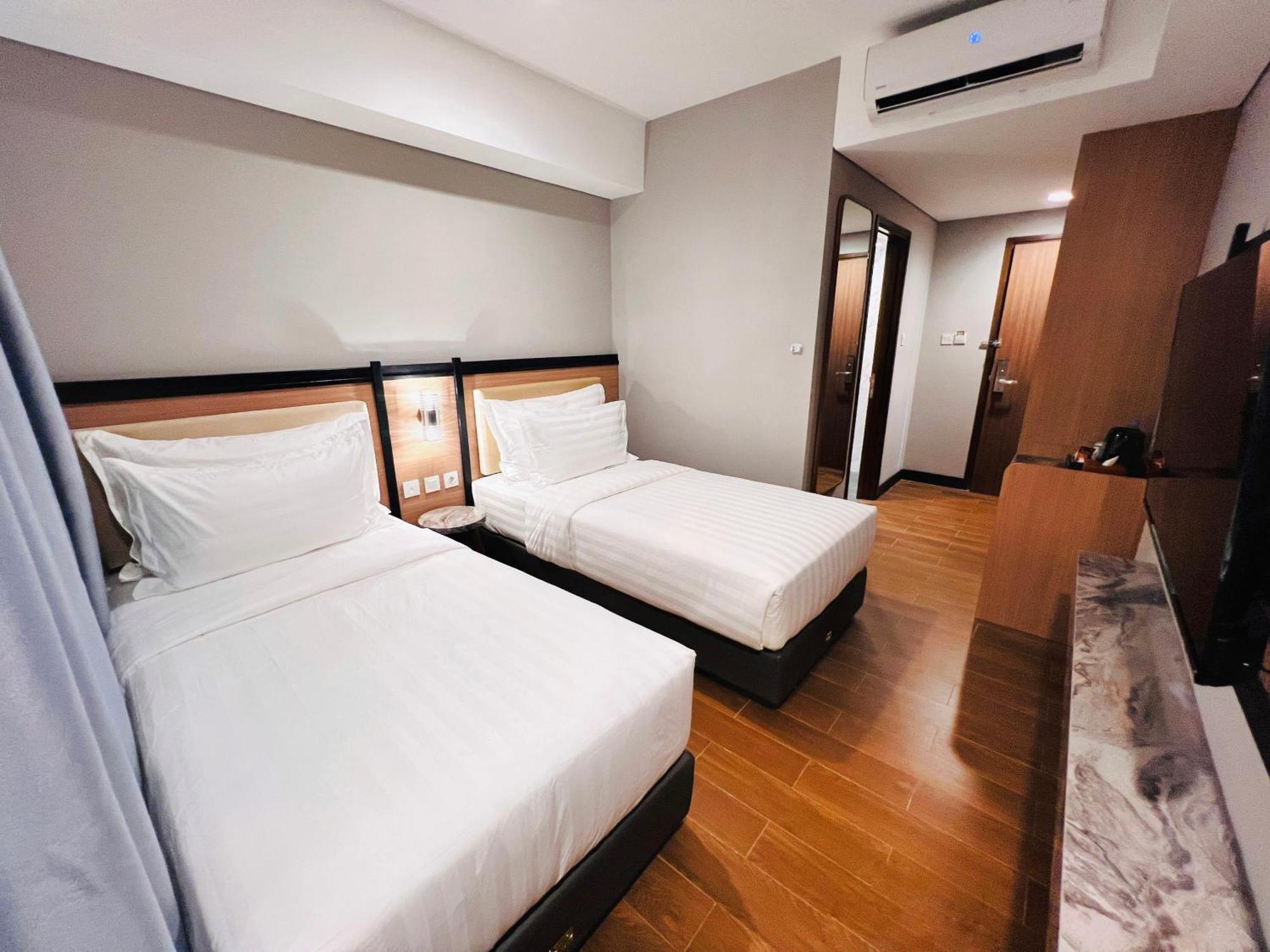 D'Primahotel Airport Sultan Hasanuddin Makassar Sudiang Exteriör bild
